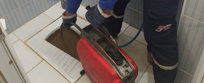 tıkanan tuvalet nasıl açılır?